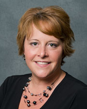 Kerry Navinskey, Administrative Assistant, Journalism, Portrait