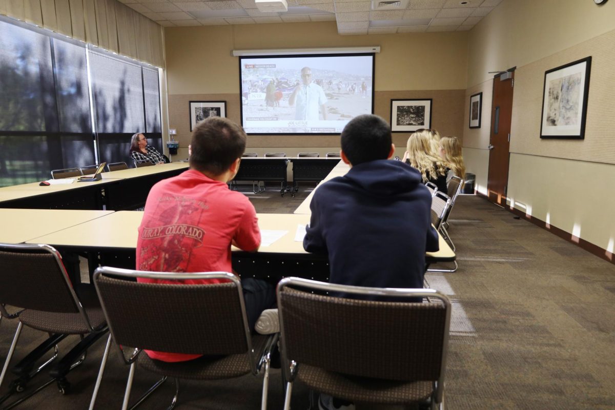 Dr. Ginger Loggins teaches students how to find a focus for stories during the Fall Conference at Fort Hays State University.
